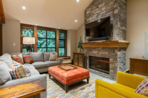 Woods Chalet | Large 5-Bed Townhome Near Blackcomb Base w/ Hot Tub & Woodburning Fireplace